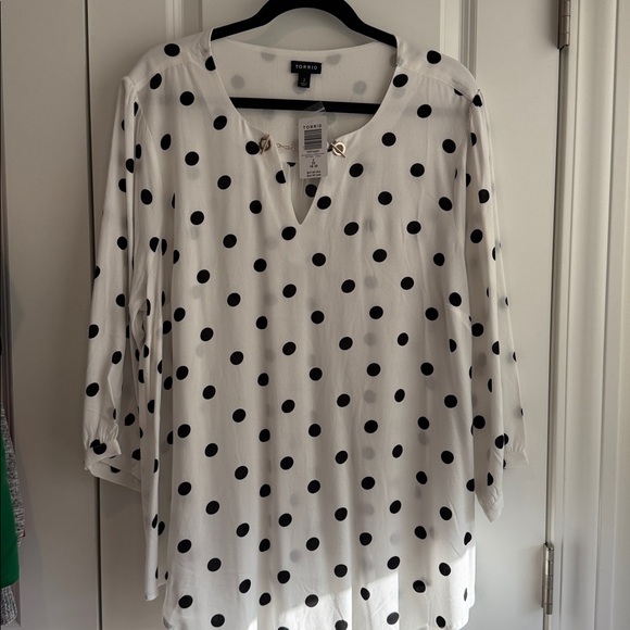 Torrid Black and White Polka Dot Blouse with Chain Detail - Picture 2 of 4
